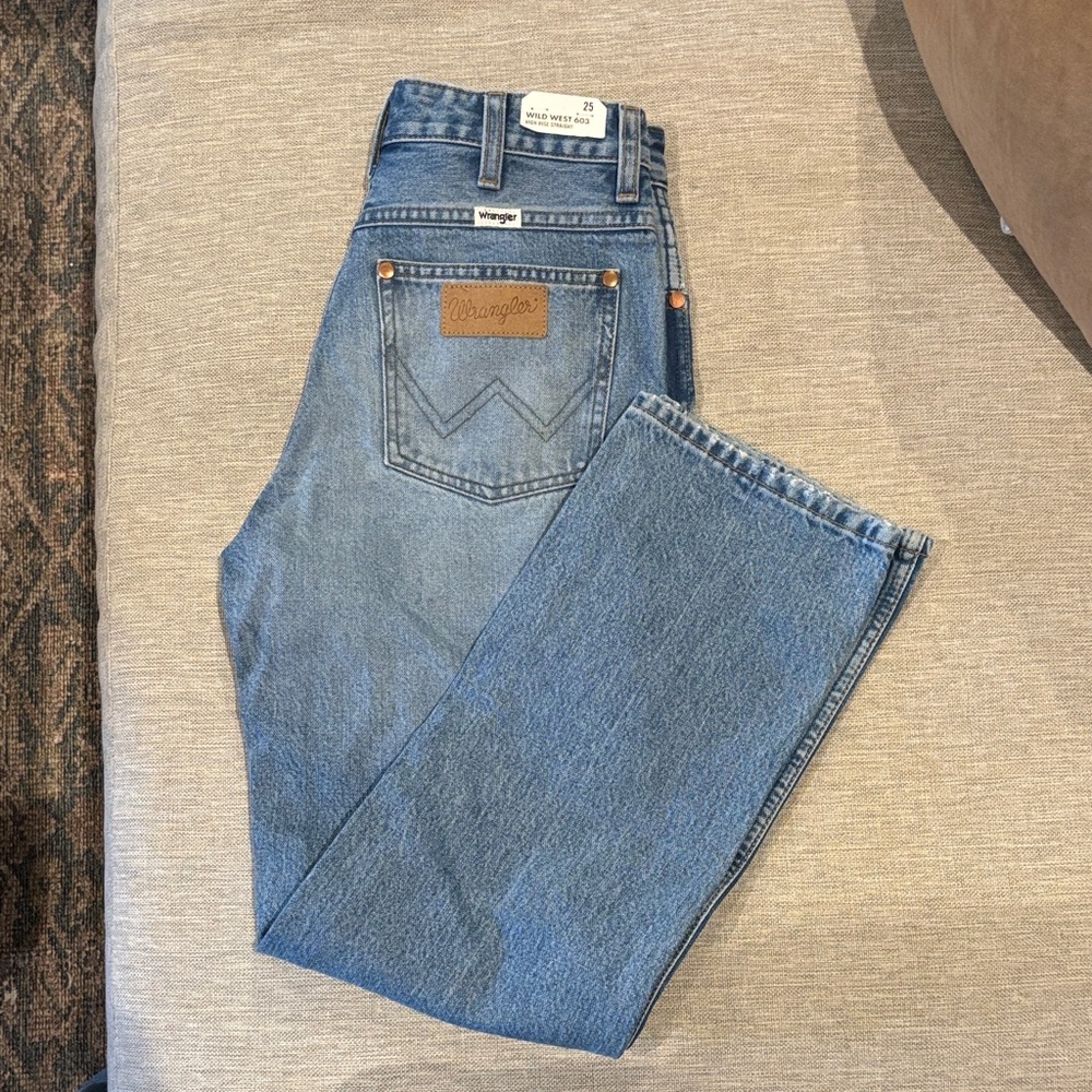 Wrangler women's Wild West 603 high Rise Straight Jeans